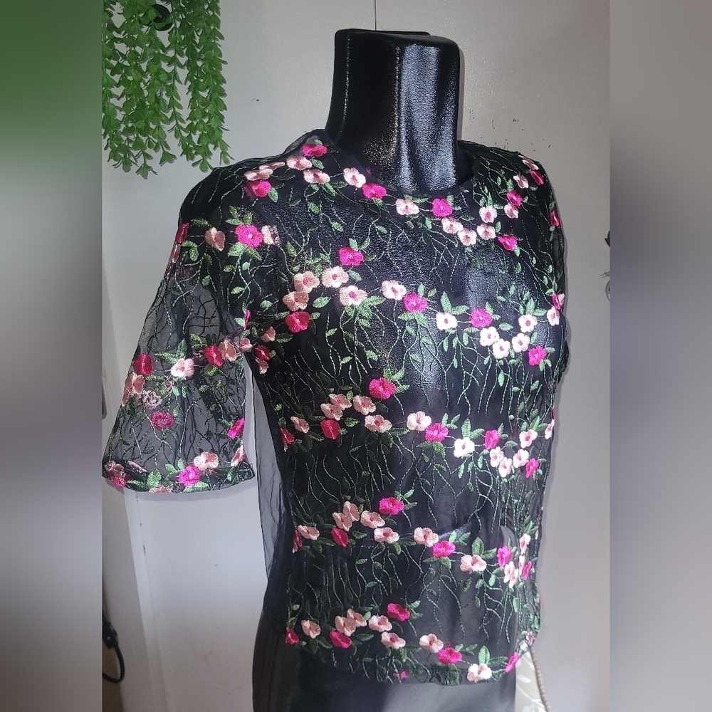 Streetwear Society Black Mesh Top with Embroidered Floral Pattern S - Picture 3 of 7